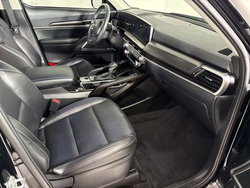 Used 2025 Kia Telluride S AWD/4WD image 18