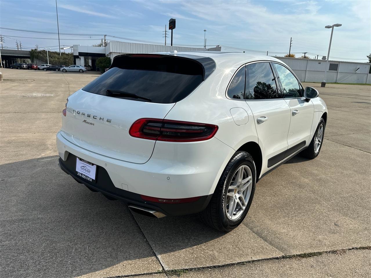Used 2017 Porsche Macan AWD/4WD image 24
