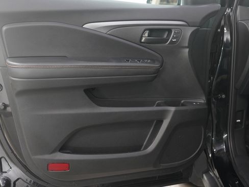 Used 2023 Honda Passport TrailSport image 19