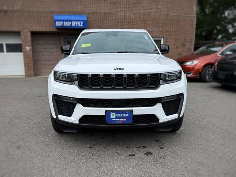 Used 2026 Jeep Grand Cherokee Limited w/ Limited Altitude Package AWD/4WD image 2
