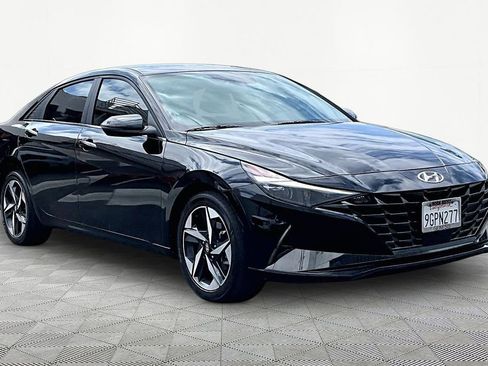 Used 2023 Hyundai Elantra Limited FWD image 5