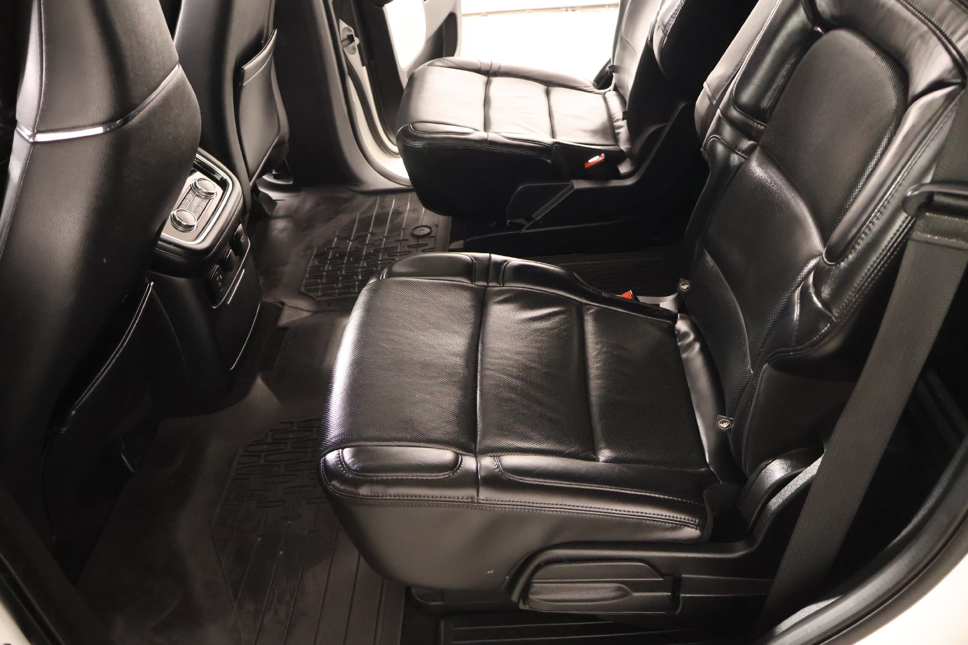 Used 2021 Lincoln Navigator Reserve w/ Luxury Package AWD/4WD image 13