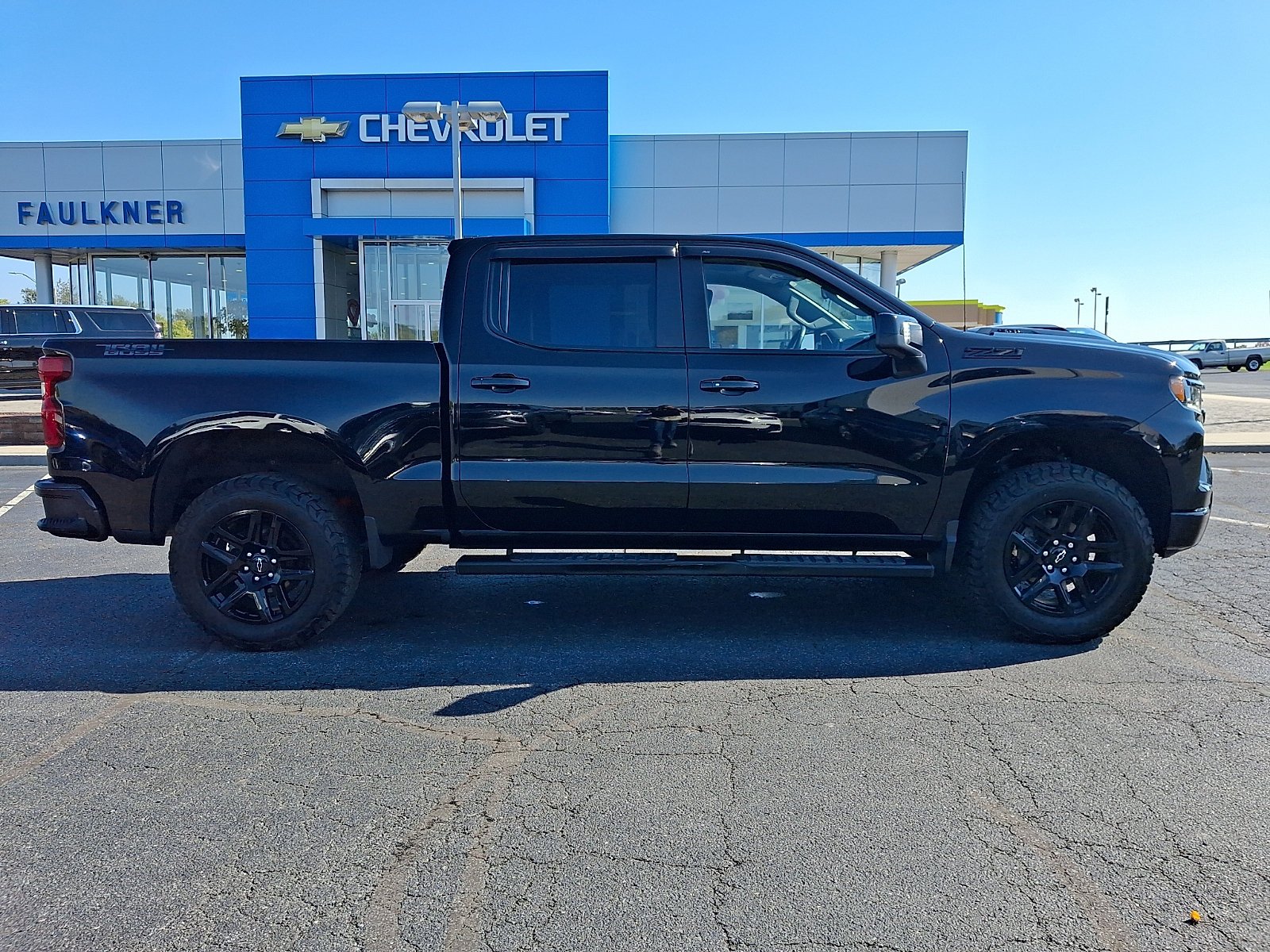 Certified 2023 Chevrolet Silverado 1500 LT Trail Boss w/ LT Trail Boss Premium Package AWD/4WD image 7