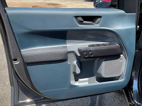 New 2025 Ford Maverick XL image 10