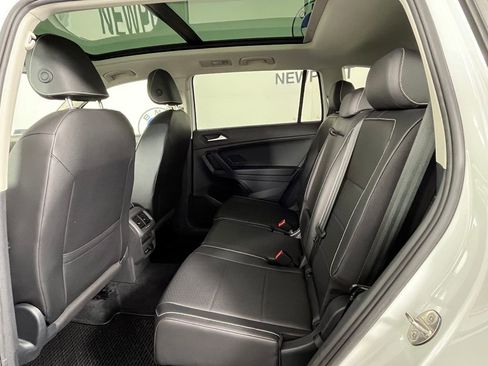 Used 2021 Volkswagen Tiguan SEL image 17