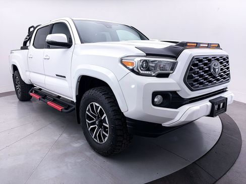 Used 2021 Toyota Tacoma TRD Sport w/ Technology Package RWD image 11