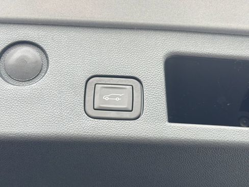 Used 2025 Chevrolet Equinox ACTIV FWD image 13