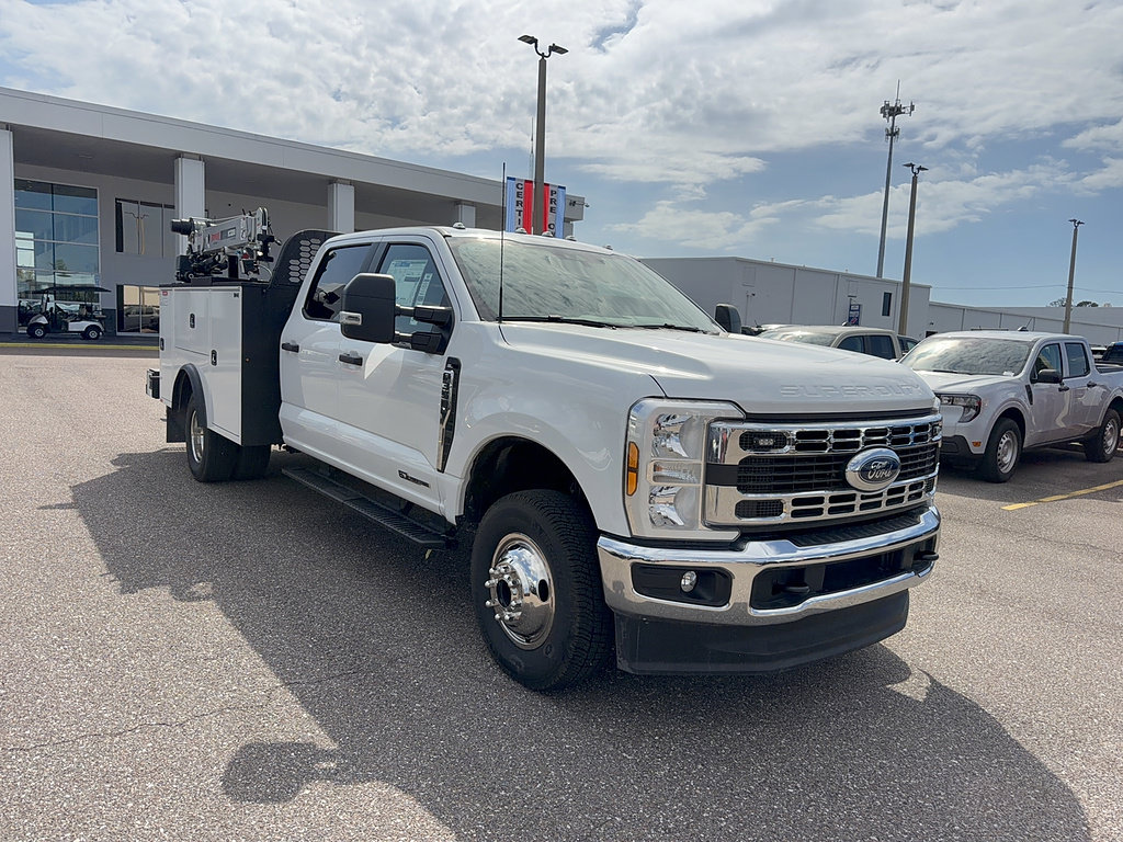 New 2026 Ford F350 XL w/ XL Chrome Package AWD/4WD image 4