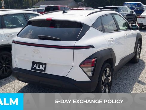 Used 2025 Hyundai Kona SEL FWD image 3