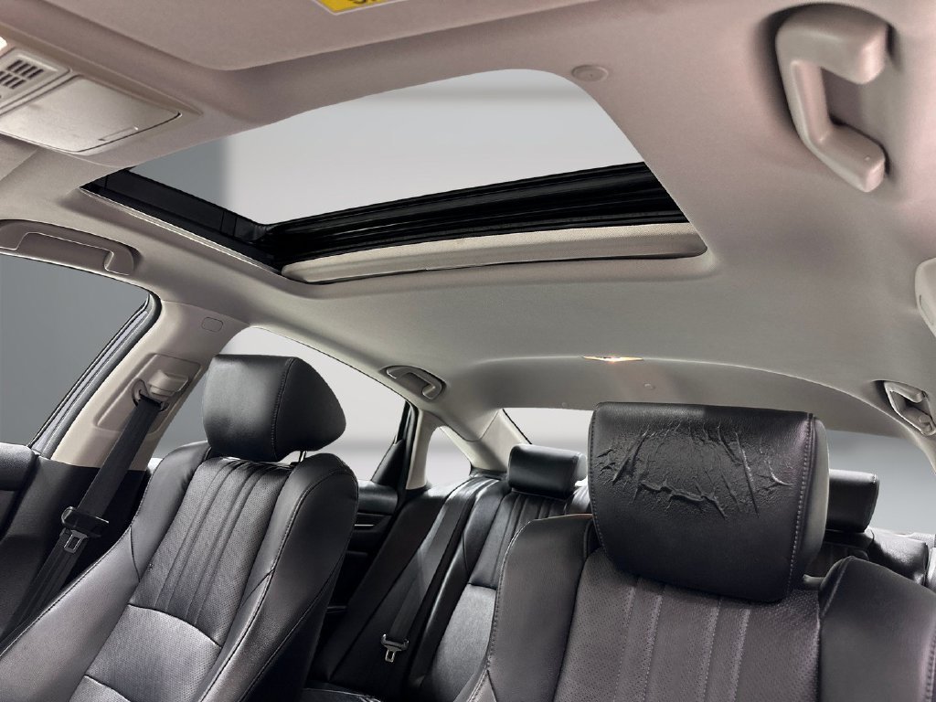 Used 2018 Honda Accord Touring image 17