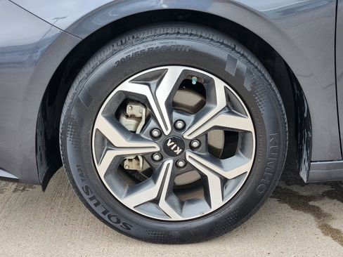 Certified 2021 Kia Forte LXS image 16