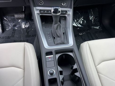 New 2025 Audi Q3 2.0T Premium image 25