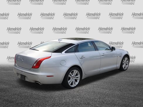 Used 2013 Jaguar XJ L Portfolio RWD image 9