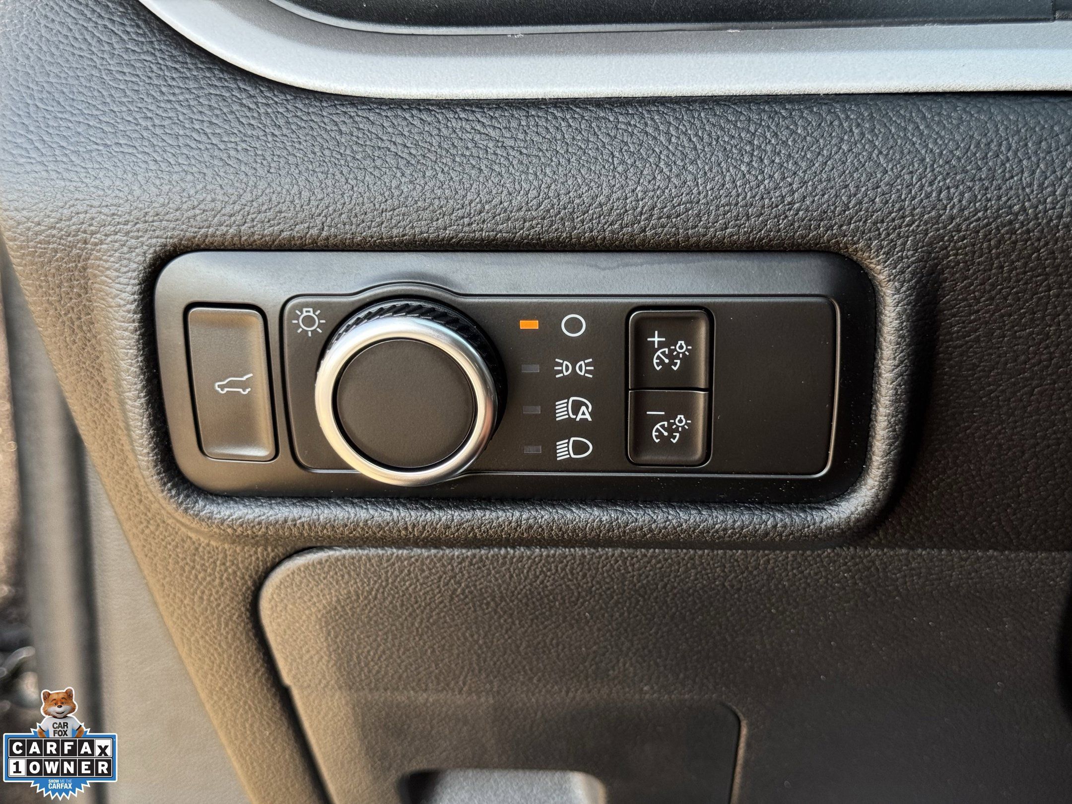 Used 2023 Ford Explorer XLT AWD/4WD image 24