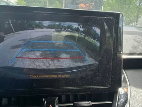 Used 2025 Toyota Corolla LE FWD image 16