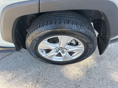 Used 2019 Toyota RAV4 XLE w/ Convenience Package image 18