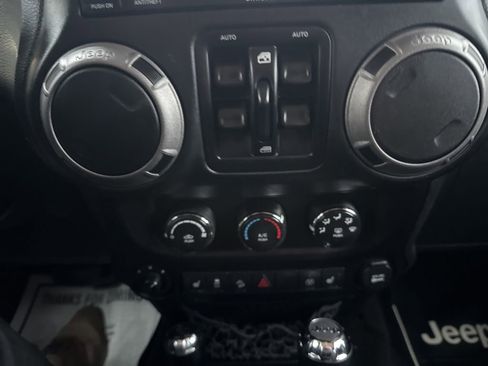 Used 2016 Jeep Wrangler Unlimited Sport image 15