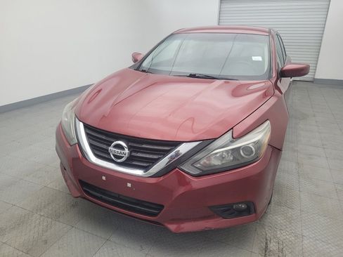 Used 2016 Nissan Altima 2.5 SR w/ Interior Lighting Package image 15