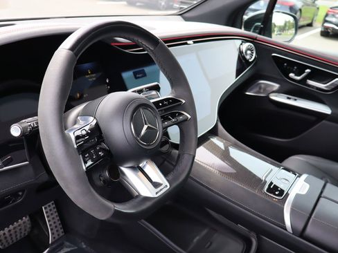 Used 2024 Mercedes-Benz EQE AMG 4MATIC SUV w/ Pinnacle Trim Package image 10