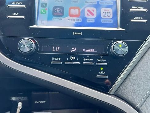 Used 2020 Toyota Camry SE FWD image 41