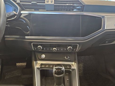 Used 2020 Audi Q3 2.0T Premium Plus w/ Premium Plus Package image 17