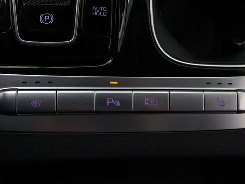 Used 2024 Kia Carnival EX image 54