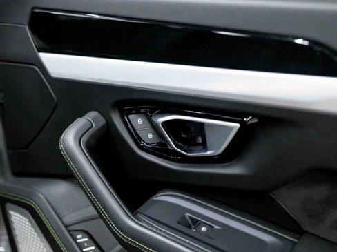Used 2019 Lamborghini Urus AWD/4WD image 68
