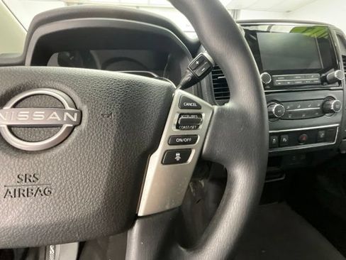 Used 2024 Nissan Titan SV AWD/4WD image 18