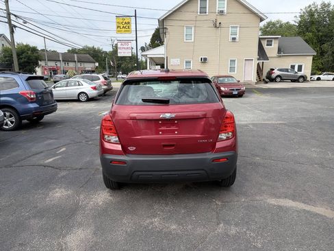 Used 2015 Chevrolet Trax LS w/ LPO, Protection Package FWD image 5