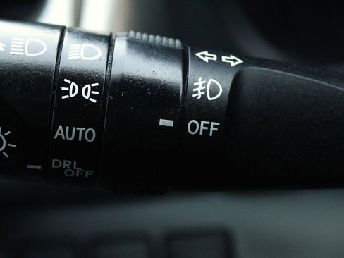 Used 2018 Toyota Highlander Limited image 24