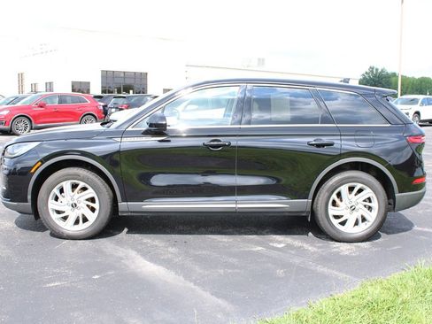 Used 2025 Lincoln Corsair AWD w/ Towing Package image 4