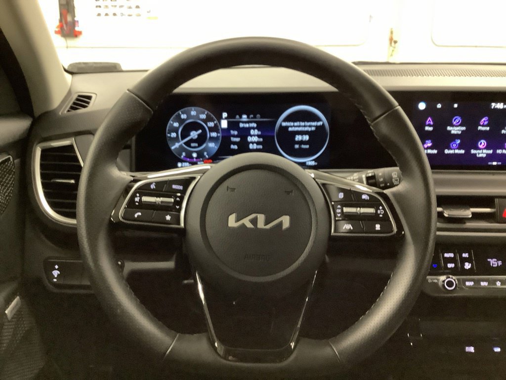 Certified 2026 Kia Seltos SX w/ SX Sunroof Package AWD/4WD image 8