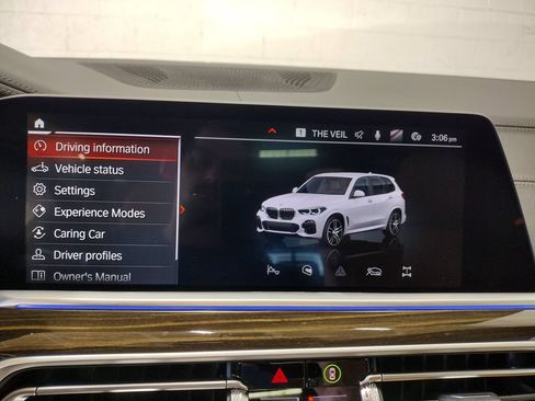 Used 2023 BMW X5 xDrive40i w/ M Sport Package AWD/4WD image 36