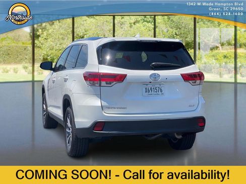 Used 2019 Toyota Highlander XLE FWD image 4