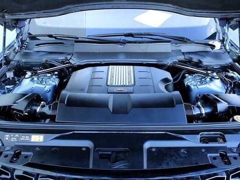 Used 2020 Land Rover Discovery Landmark image 27