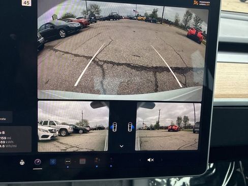 Used 2023 Tesla Model 3 Standard Range RWD image 9