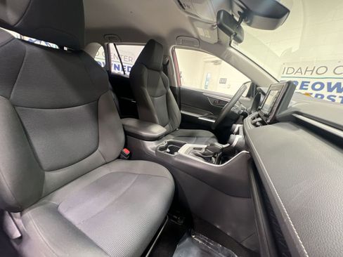 Used 2019 Toyota RAV4 LE w/ All Weather Liner Package image 23