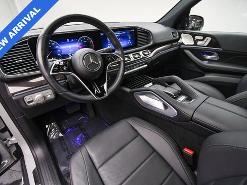 Used 2025 Mercedes-Benz GLS 450 4MATIC image 13