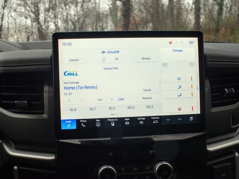 Used 2024 Ford Expedition XLT image 30