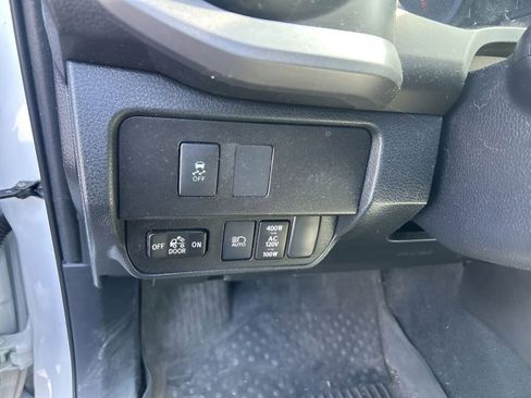 Used 2021 Toyota Tacoma TRD Off-Road w/ Technology Package AWD/4WD image 22
