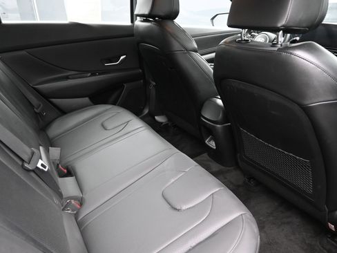 Certified 2024 Hyundai Elantra Limited image 24