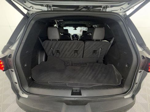 Used 2023 Chevrolet Traverse RS image 26