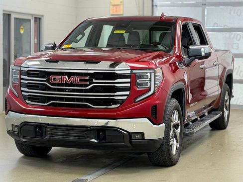 Used 2022 GMC Sierra 1500 SLT w/ SLT Premium Plus Package AWD/4WD image 3