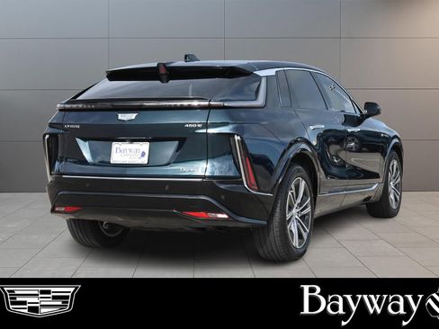Used 2024 Cadillac Lyriq Luxury RWD image 6