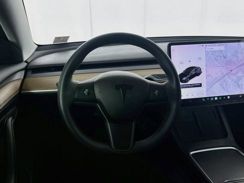 Used 2021 Tesla Model 3 Standard Range Plus RWD image 16