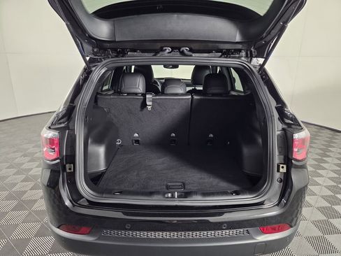 Certified 2025 Jeep Compass Limited image 29