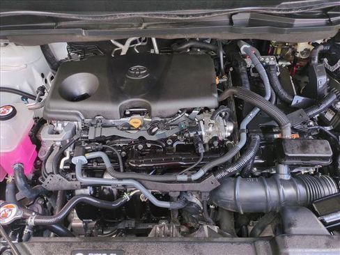 Used 2024 Toyota Sienna Limited image 25