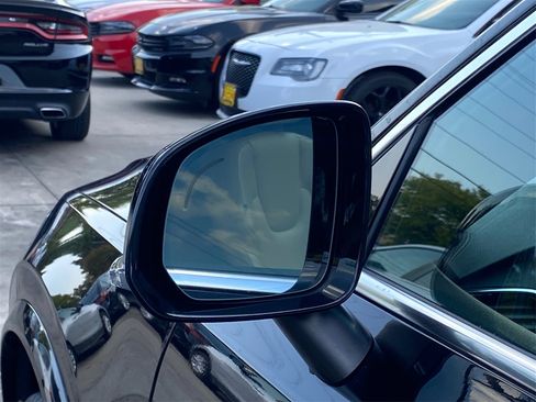 Used 2018 Volvo XC90 T6 Momentum w/ Convenience Package image 23