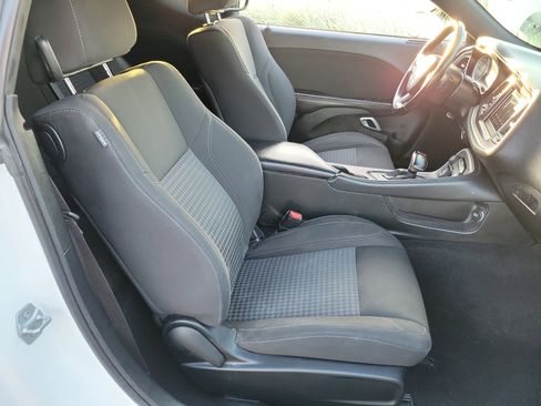 Used 2020 Dodge Challenger SXT image 13