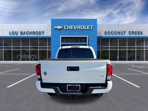 Used 2022 Toyota Tacoma SR5 w/ Technology Package RWD image 7
